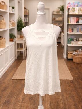 White Birch Small White Strappy V-Neck Tank Top Flowy Lightweight Boutique NWOT